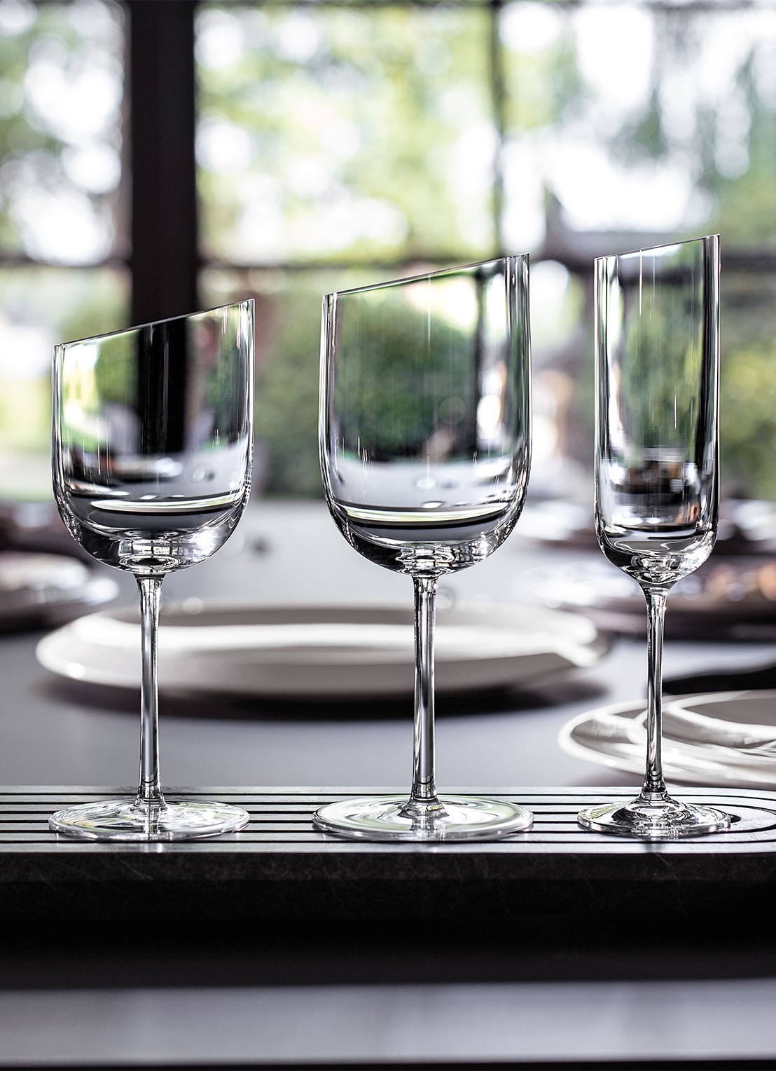 Villeroy & Boch NewMoon rode wijnglas 40,5 cl set van 4 - voorkant 3 transparant
