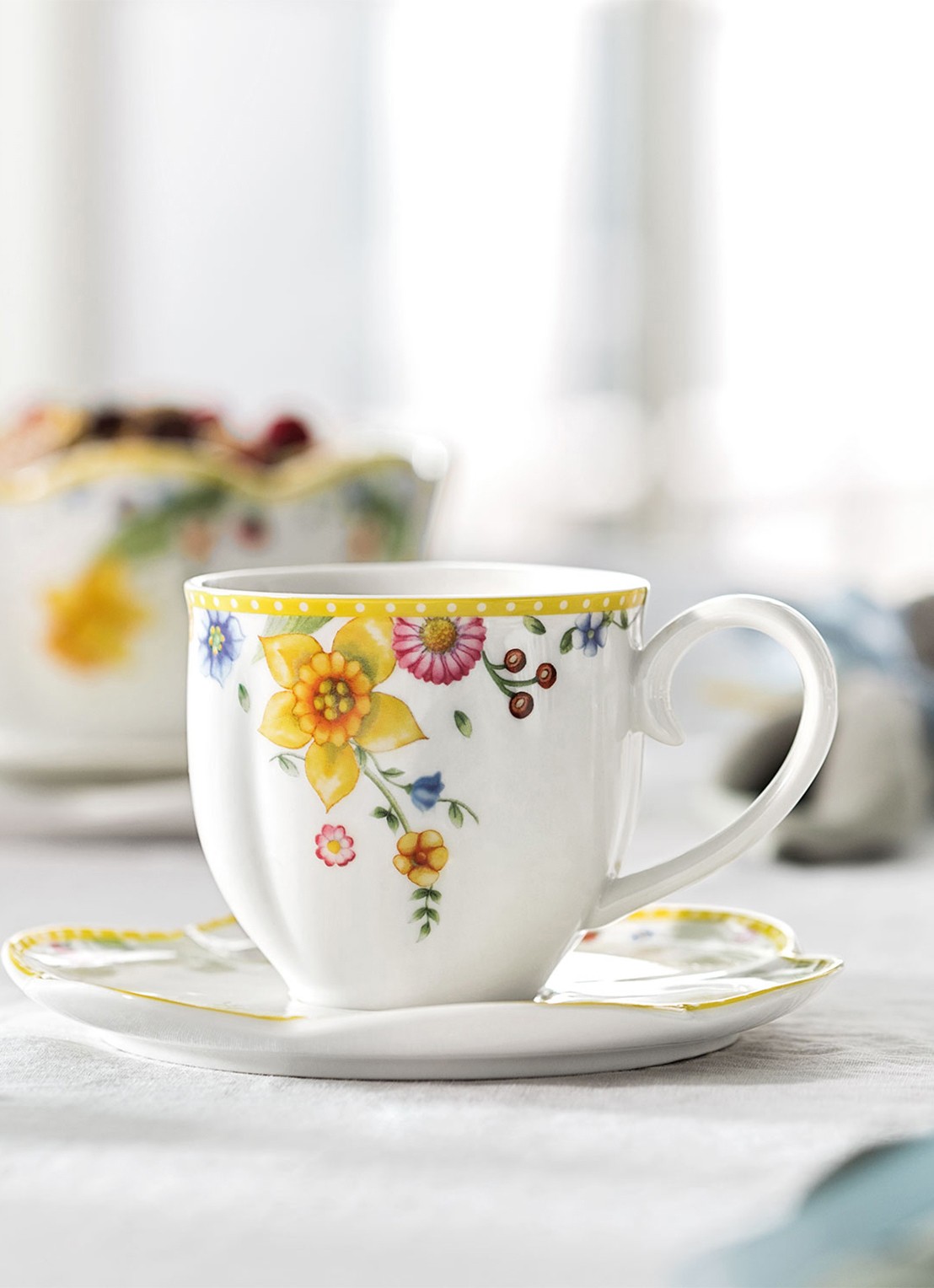 Villeroy & Boch Pasen Spring Awakening kopje 26 cl - voorkant 4 geel