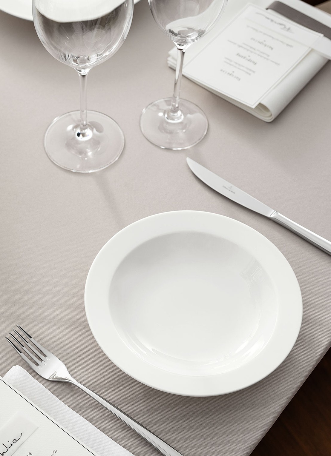 Villeroy & Boch Royal saladeschaal 20 cm - achterkant 3 ivoor
