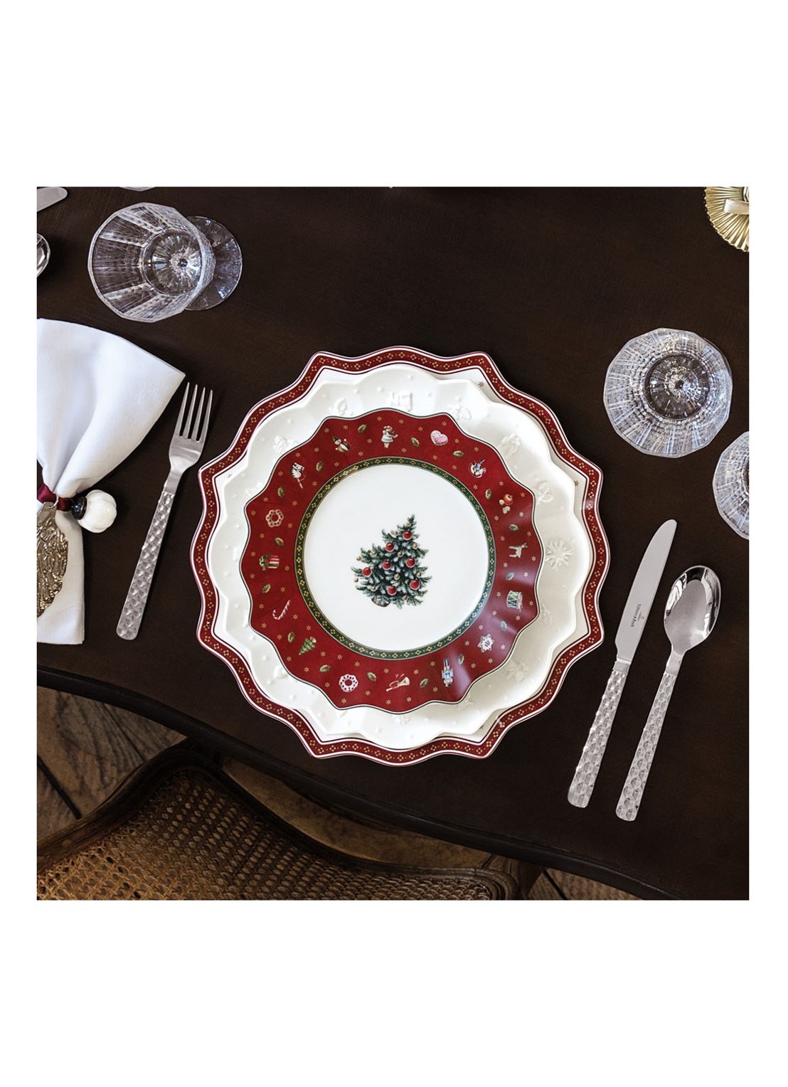Villeroy & Boch Toy's Delight Kerst dinerbord 24 cm - detail 3 steenrood