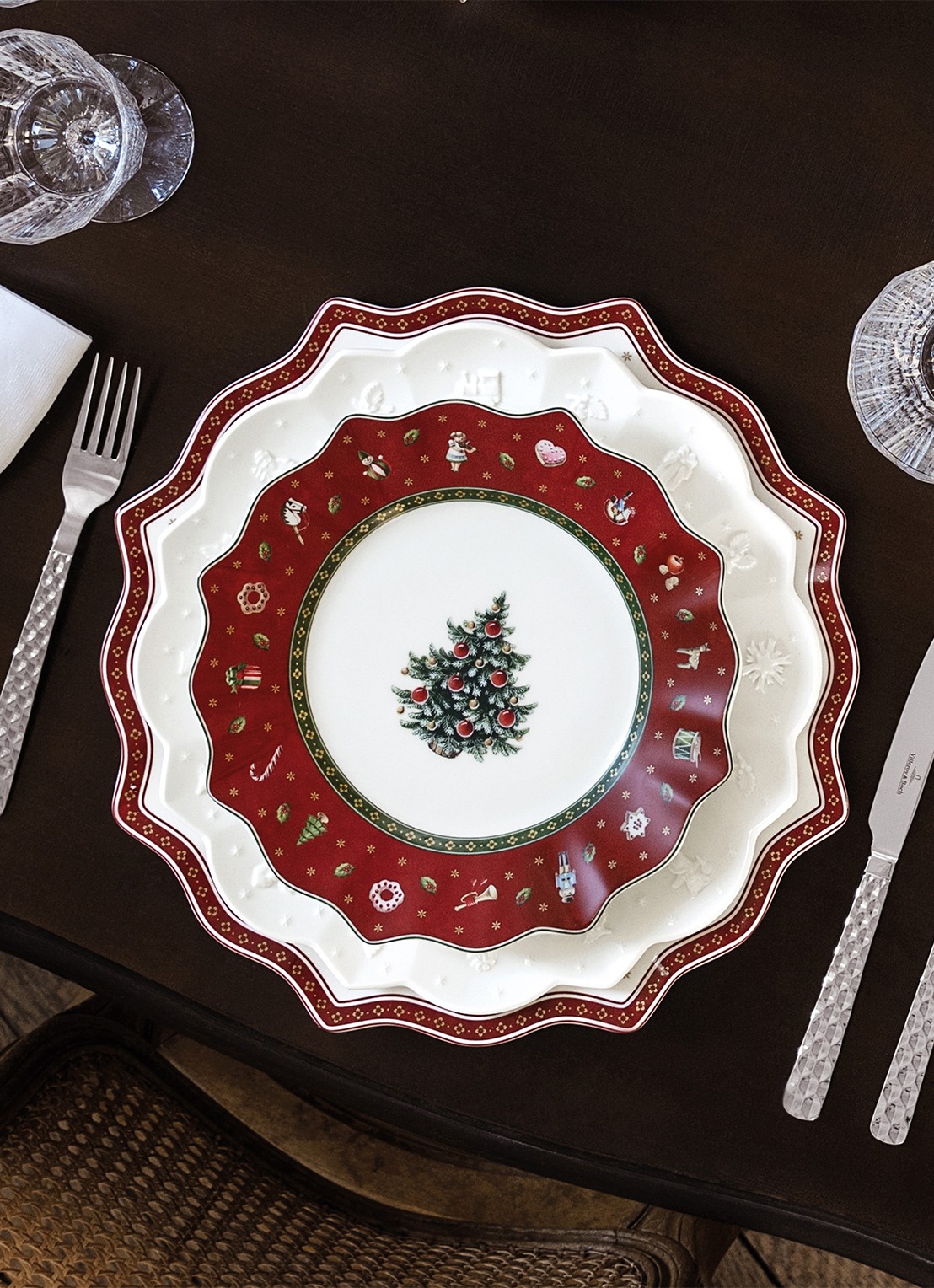 Villeroy & Boch Toy's Delight Kerst dinerbord 24 cm - voorkant 5 steenrood