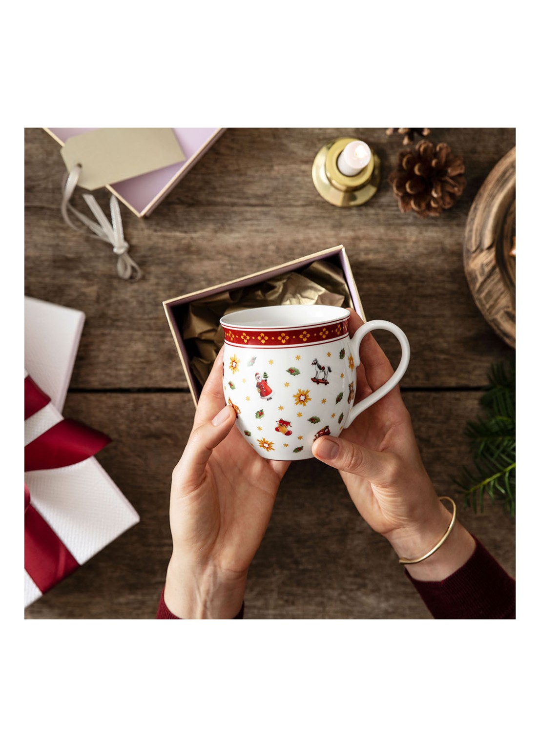 Villeroy & Boch Toy's Delight kerst mok 34 cl - detail gebroken wit