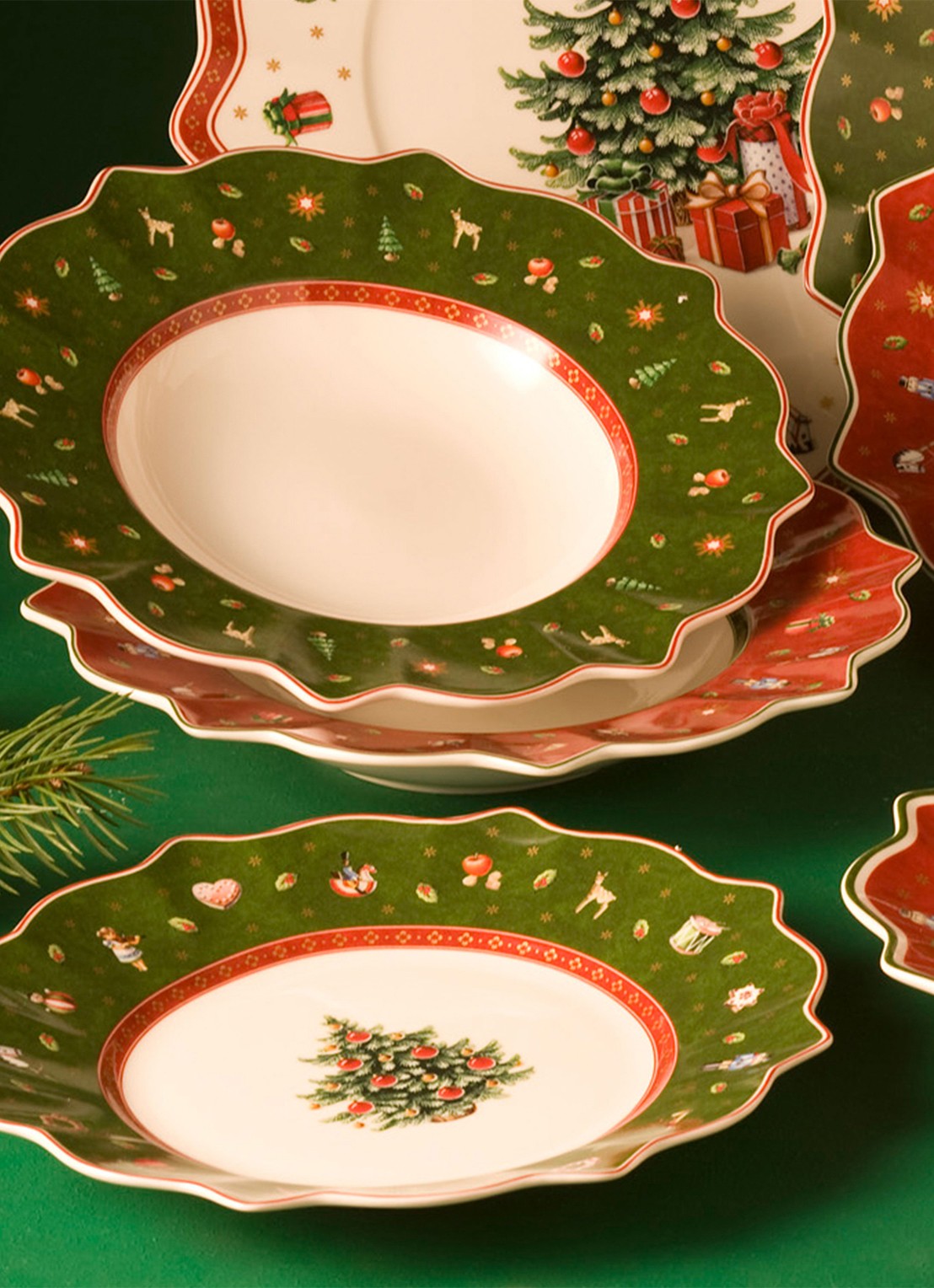 Villeroy & Boch Toy's Delight Kerst ontbijtbord 24 cm - voorkant 2 groen