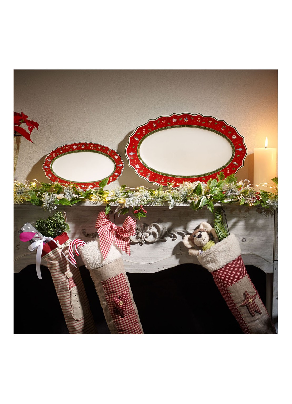 Villeroy & Boch Toy's Delight Kerst serveerschaal 37 cm - detail steenrood