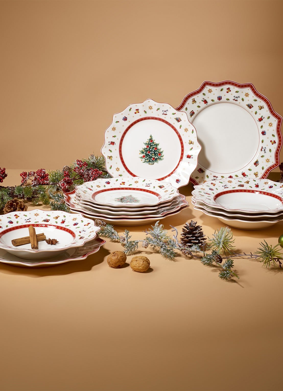 Villeroy & Boch Toy's Delight Kerst serviesset 12-delig - voorkant 3 steenrood