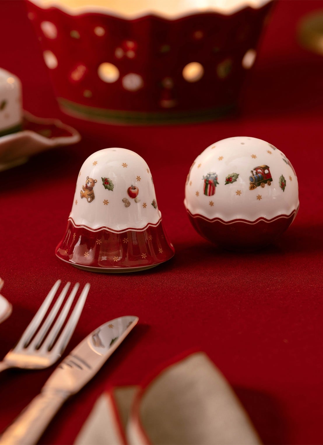 Villeroy & Boch Toy's Delight peper- en zoutstel - voorkant 2 rood