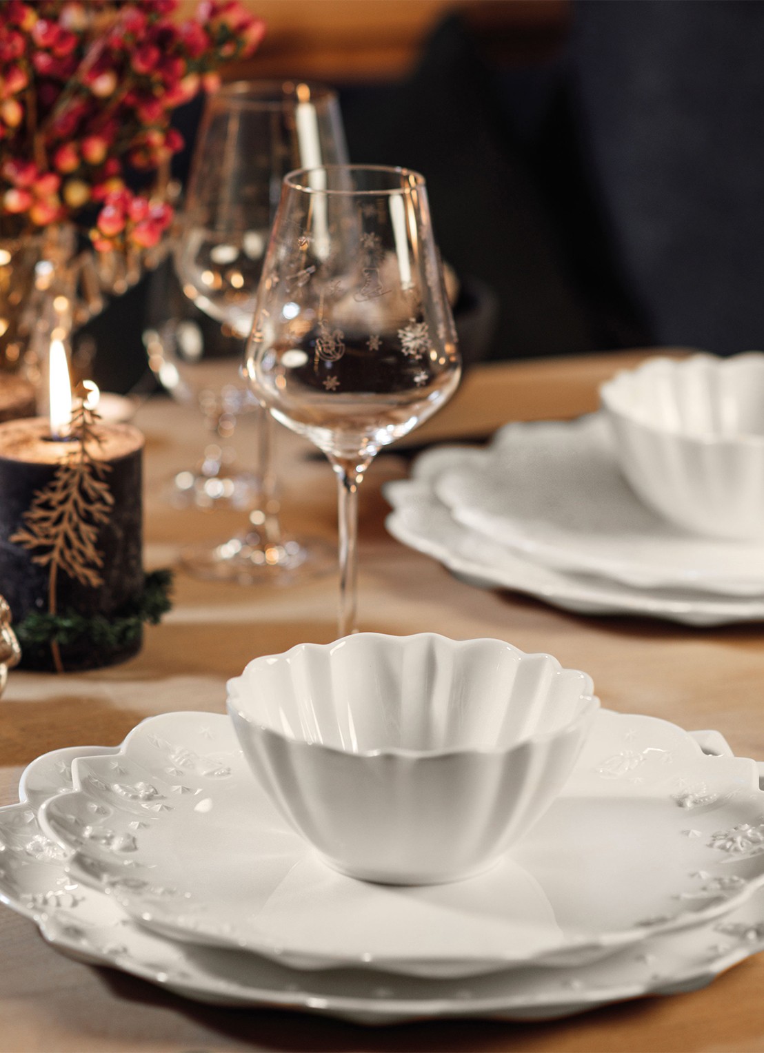 Villeroy & Boch Toy's Delight Royal Classic Kerst ontbijtbord 24 cm - voorkant 2 gebroken wit
