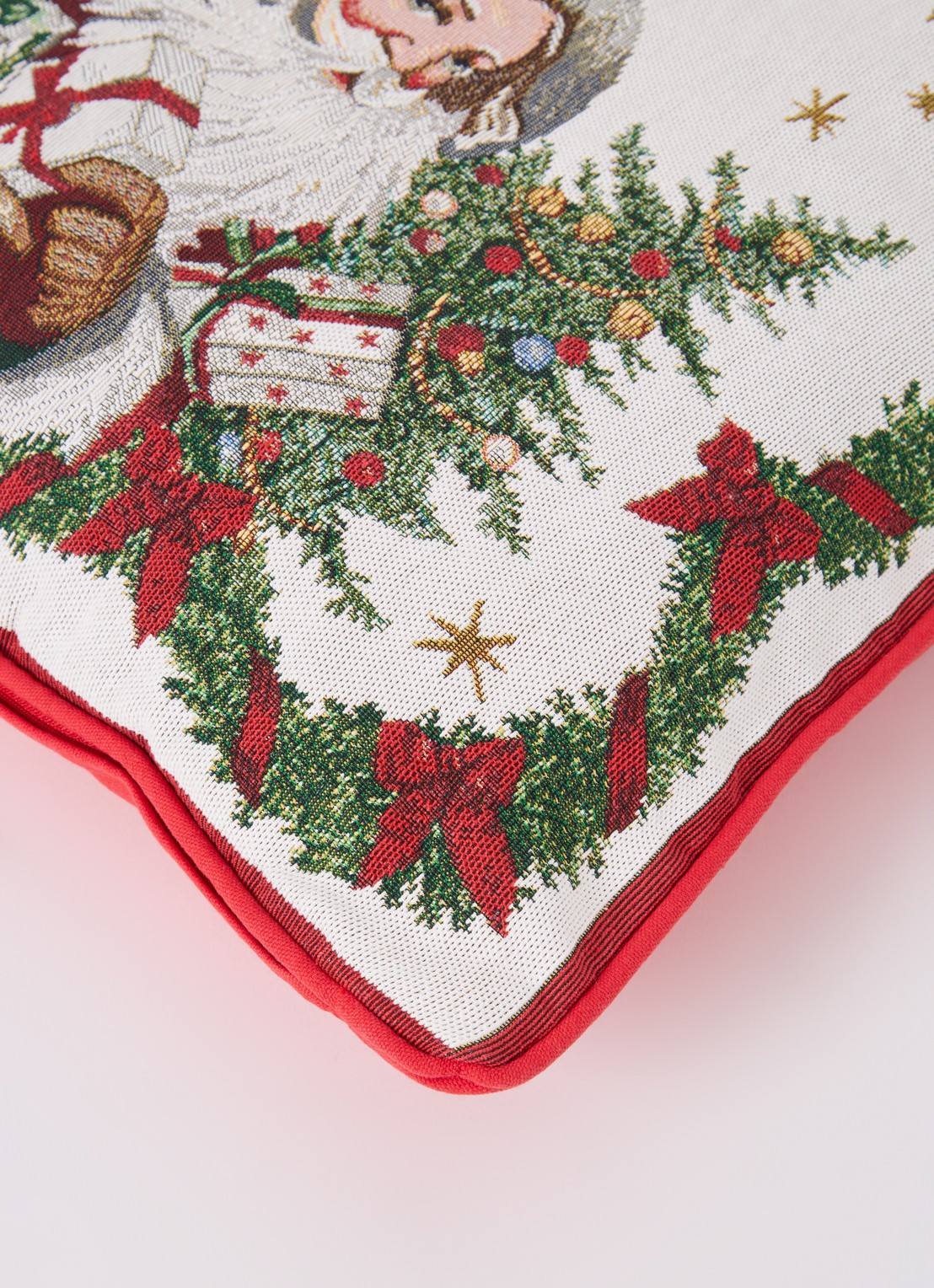 Villeroy & Boch Toy's Fantasy Santa sierkussen 45 x 45 cm - detail 2 rood