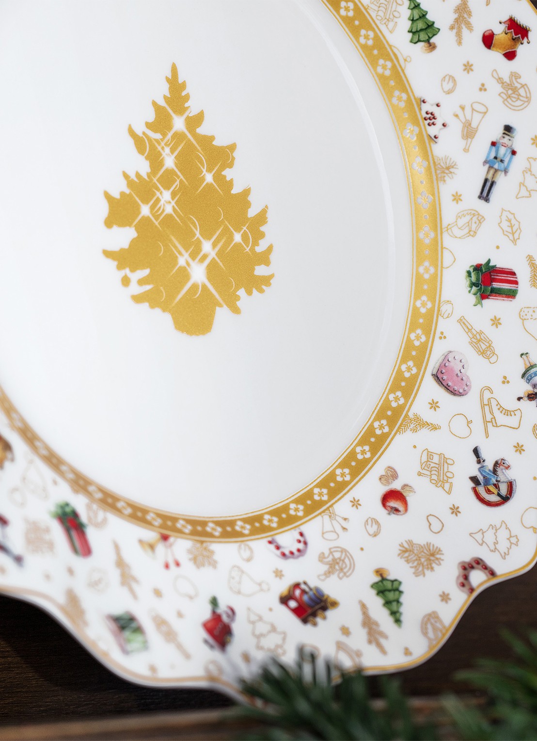 Villeroy & Boch Toys Delight kerst bord 24 cm - achterkant gebroken wit
