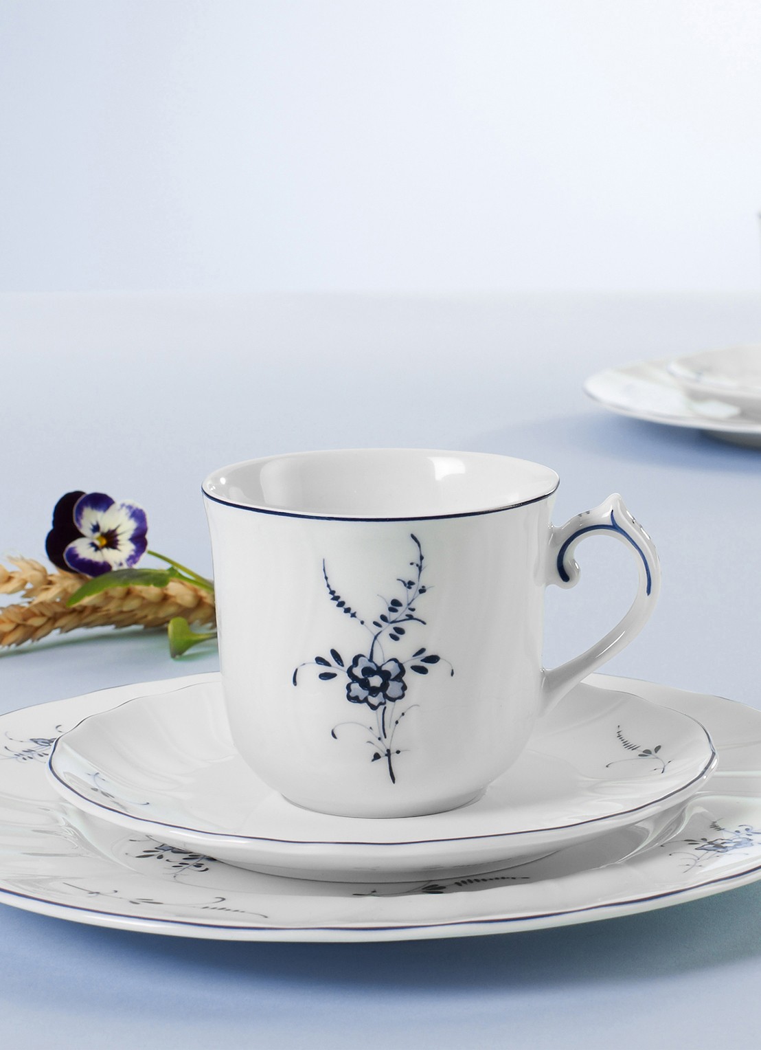 Villeroy & Boch Vieux Luxembourg espressokopje 10 cl - voorkant 2 gebroken wit
