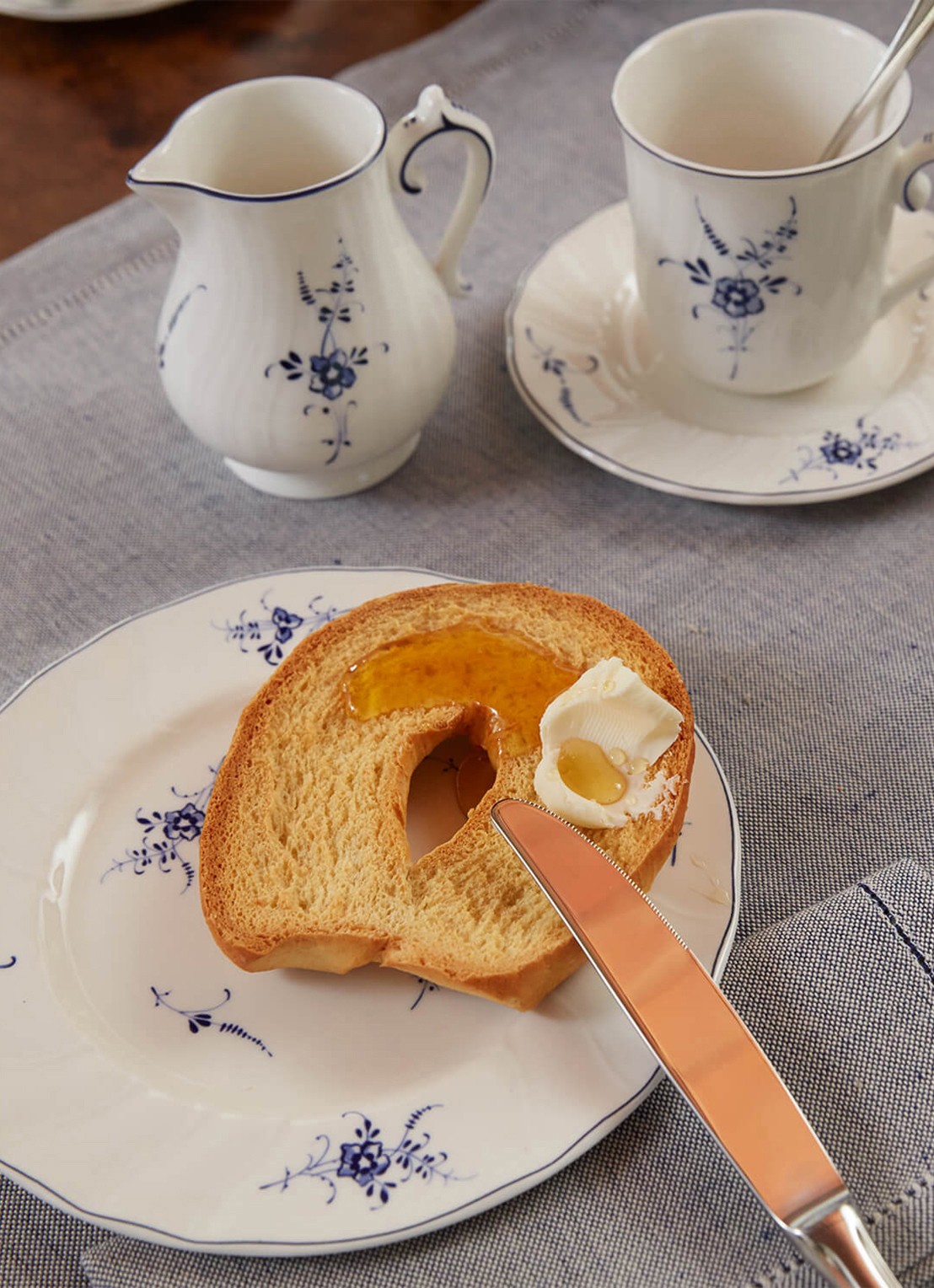 Villeroy & Boch Vieux Luxembourg gebaksbordje 15 cm - voorkant 2 gebroken wit
