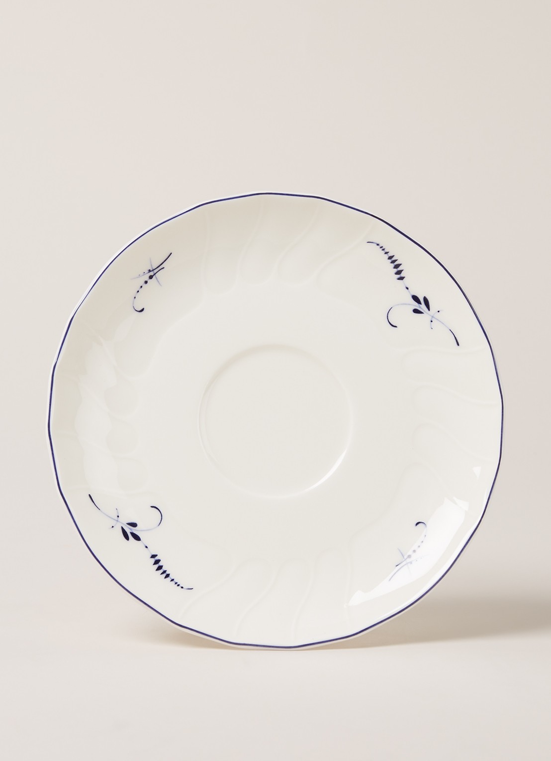 Villeroy & Boch Vieux Luxembourg schotel 16 cm - voorkant 2 gebroken wit