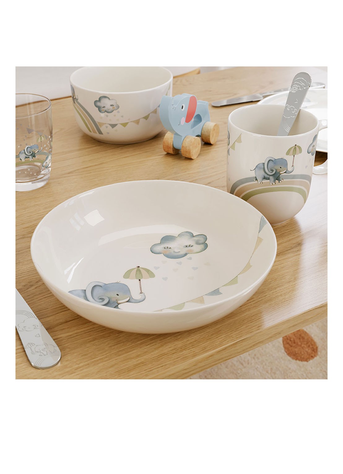 Villeroy & Boch Walk like an Elephant Kinderbeker 28 cl - voorkant 3 gebroken wit
