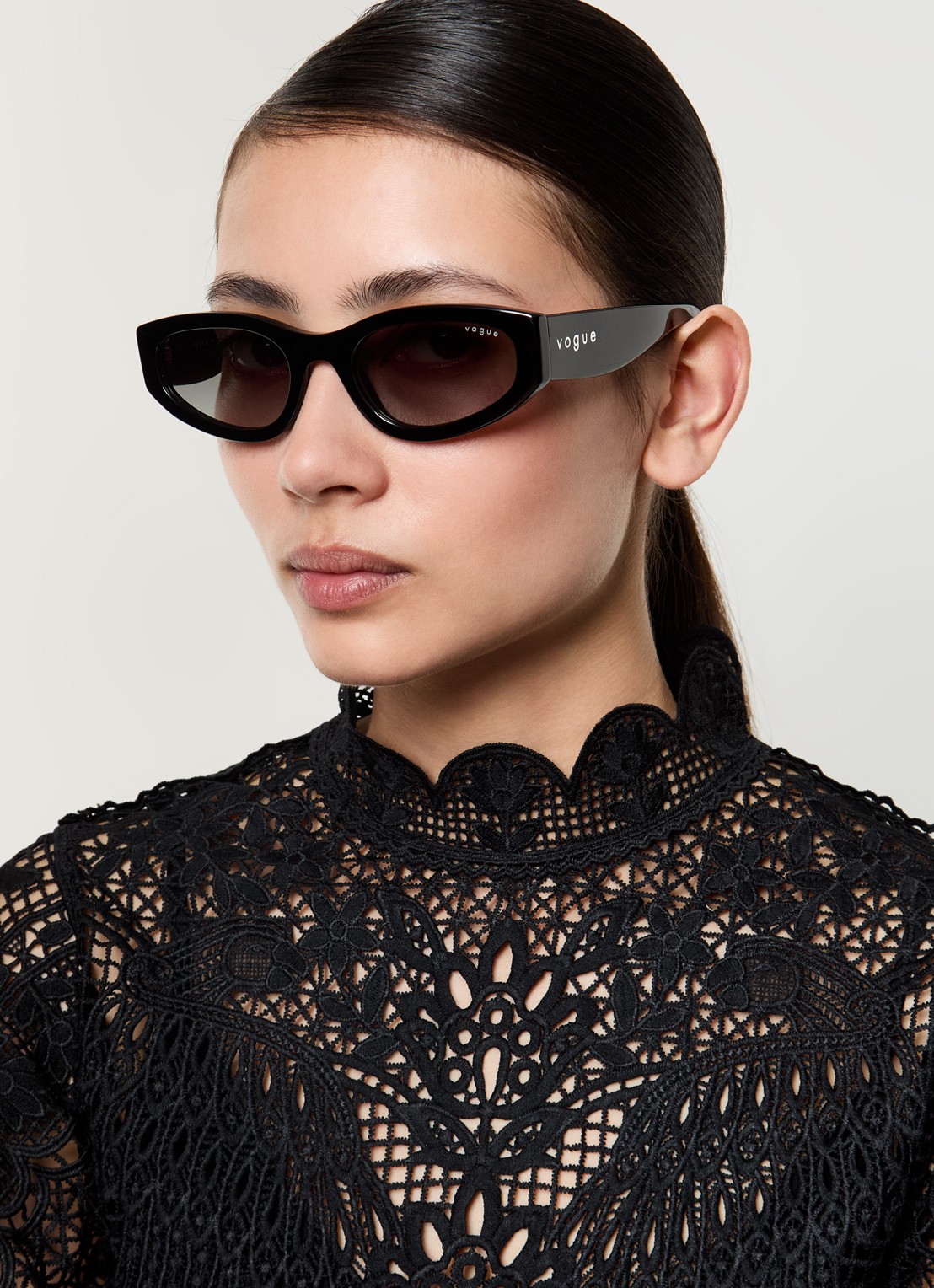 Vogue Cat Eye zonnebril VO5582S - voorkant 2 zwart