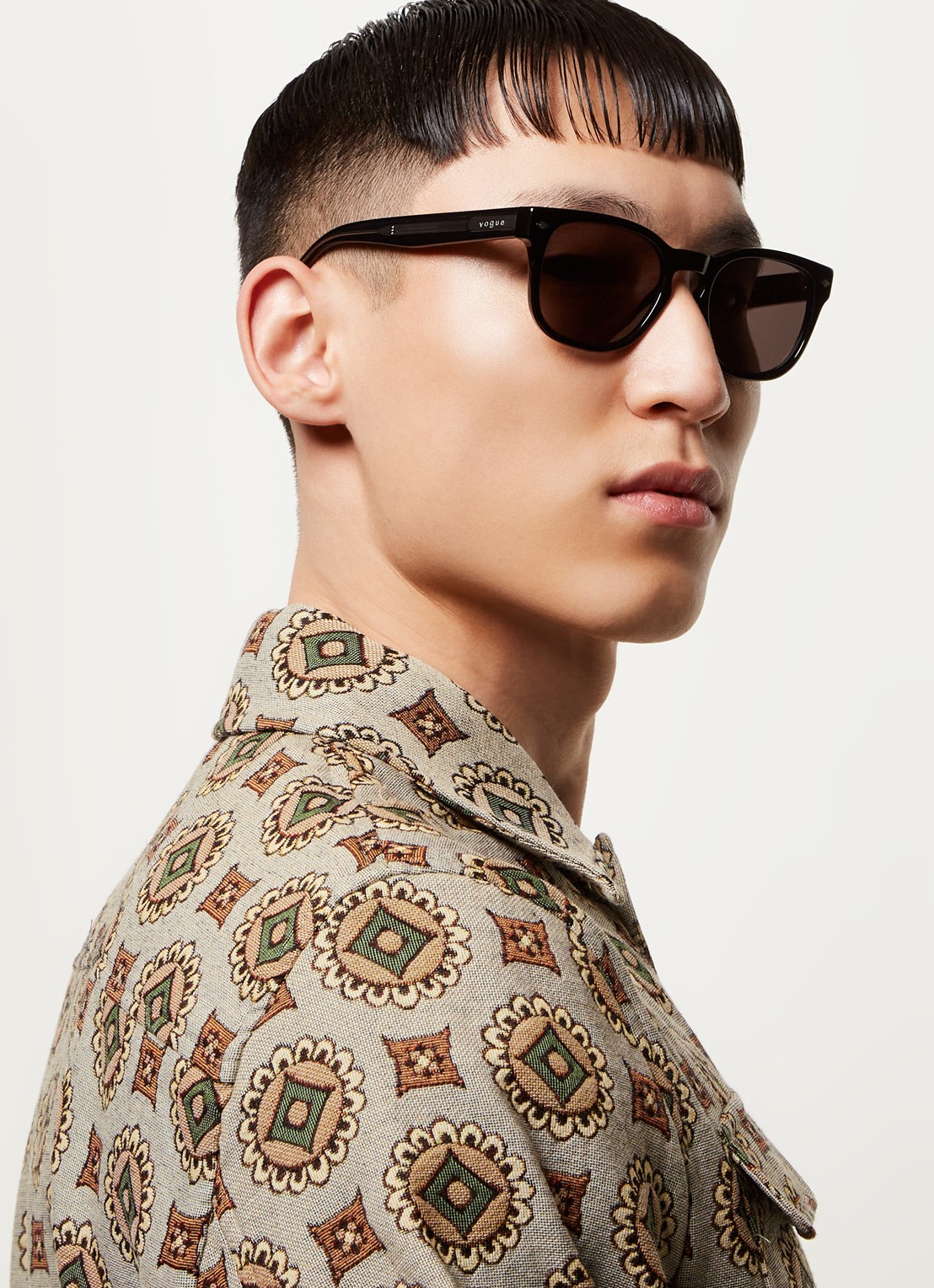 Vogue Wayfarer zonnebril VO5571S - voorkant 5 zwart