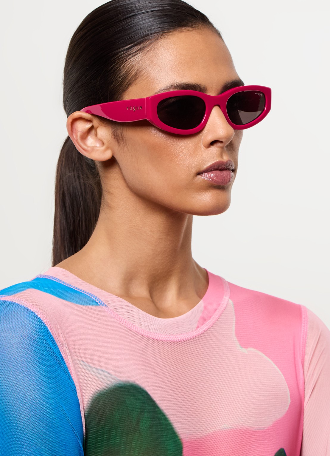Vogue Zonnebril VO5585S - voorkant 2 rood