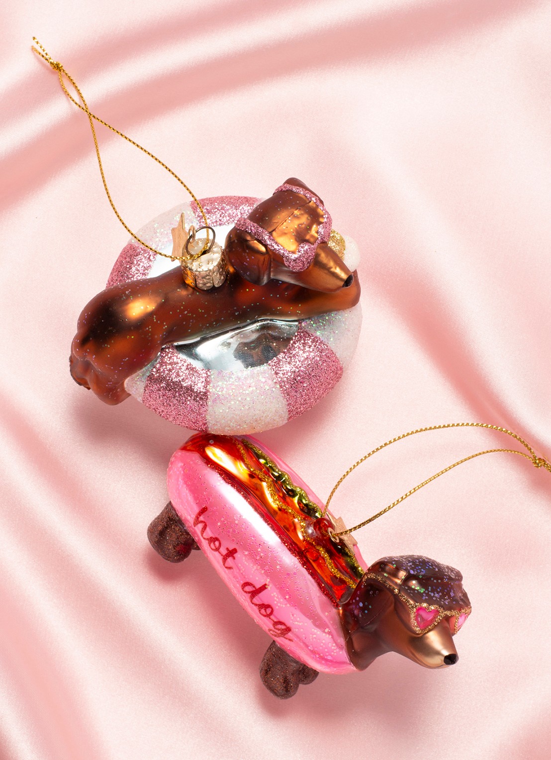 Vondels Bubblegum Hotdog Dachshund kersthanger 6 cm - voorkant 5 roze
