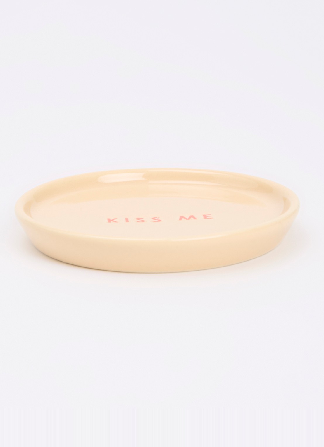 Vondels Kiss Me petit four bordje 8,5 cm - voorkant 2 camel