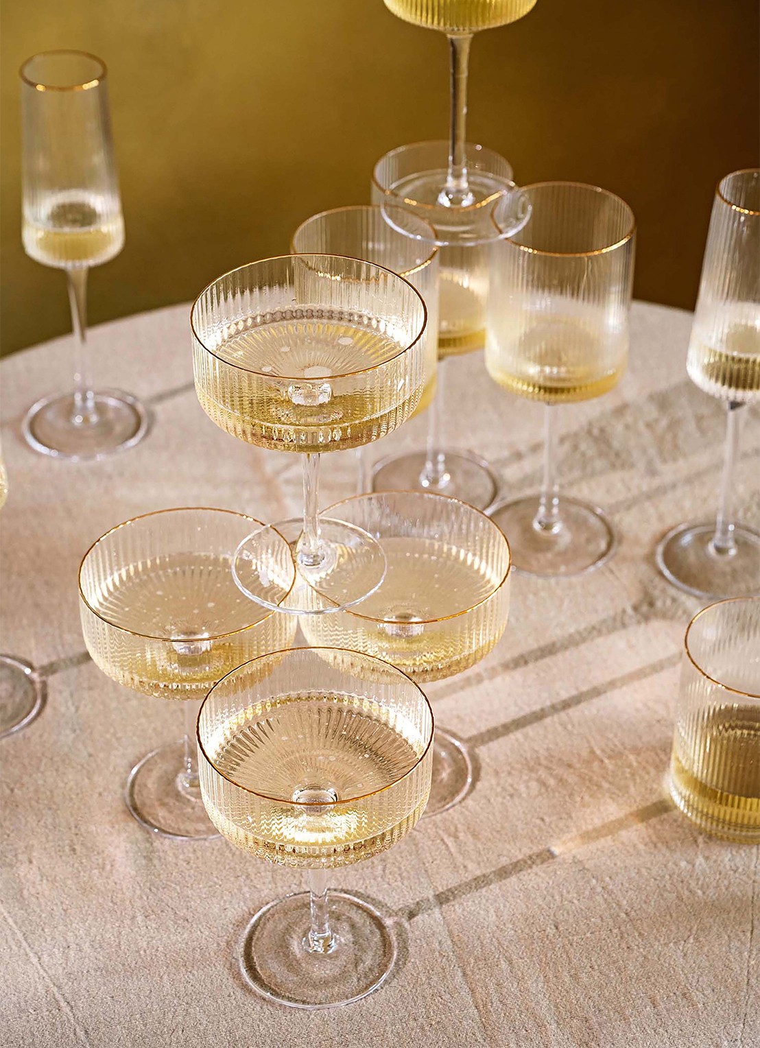 vtwonen Champagne coupe 23 cl - achterkant goud