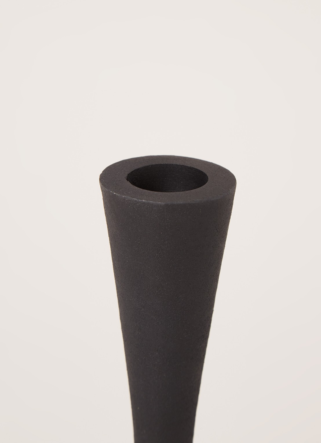 vtwonen Metal Black L kandelaar 26 cm - detail 3 zwart