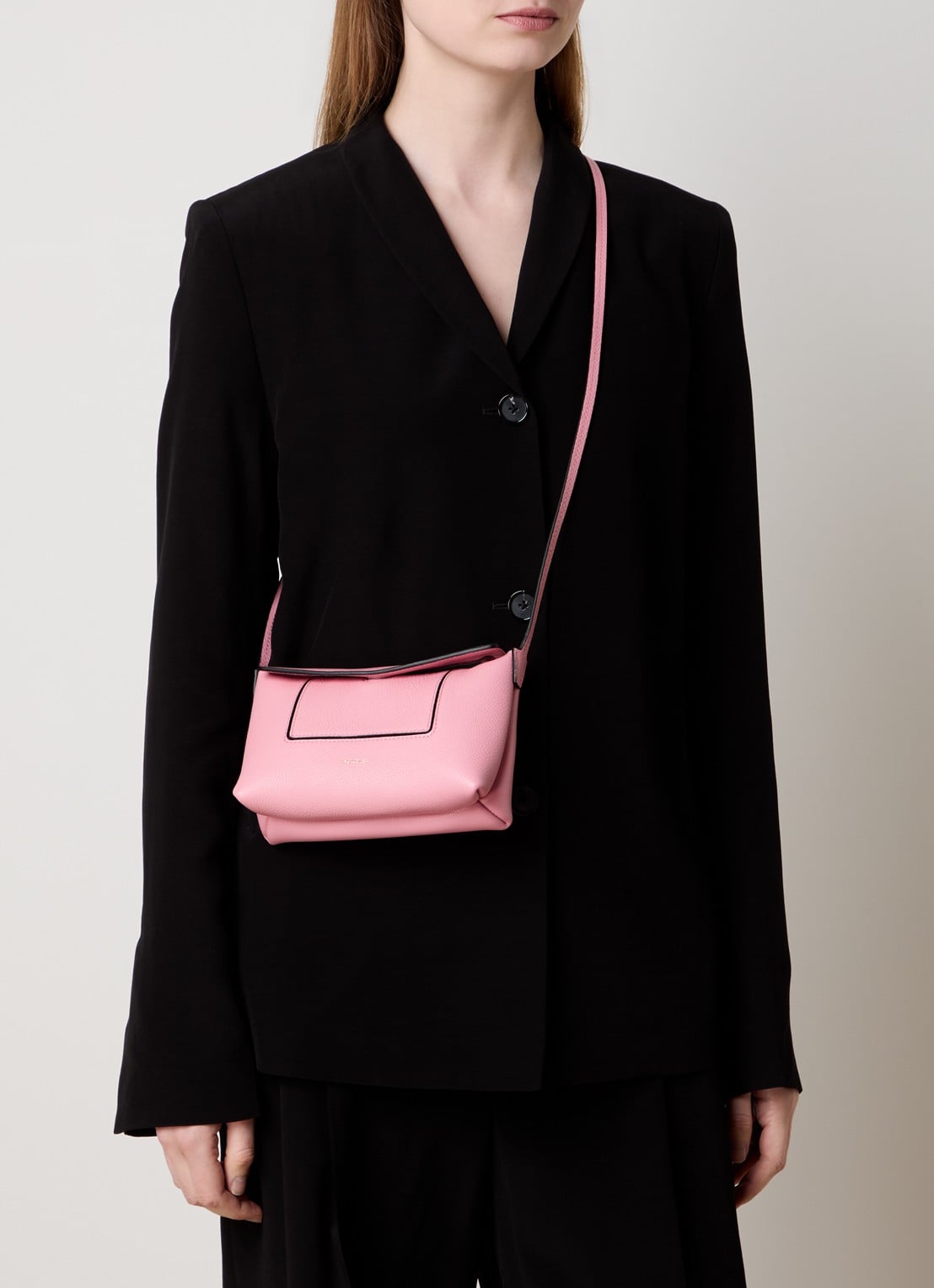 Wandler Penelope Slouch schoudertas van kalfsleer - voorkant 5 roze