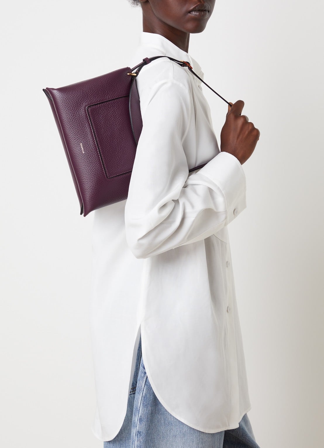 Wandler Penelope Slouch schoudertas van kalfsleer - voorkant 2 aubergine