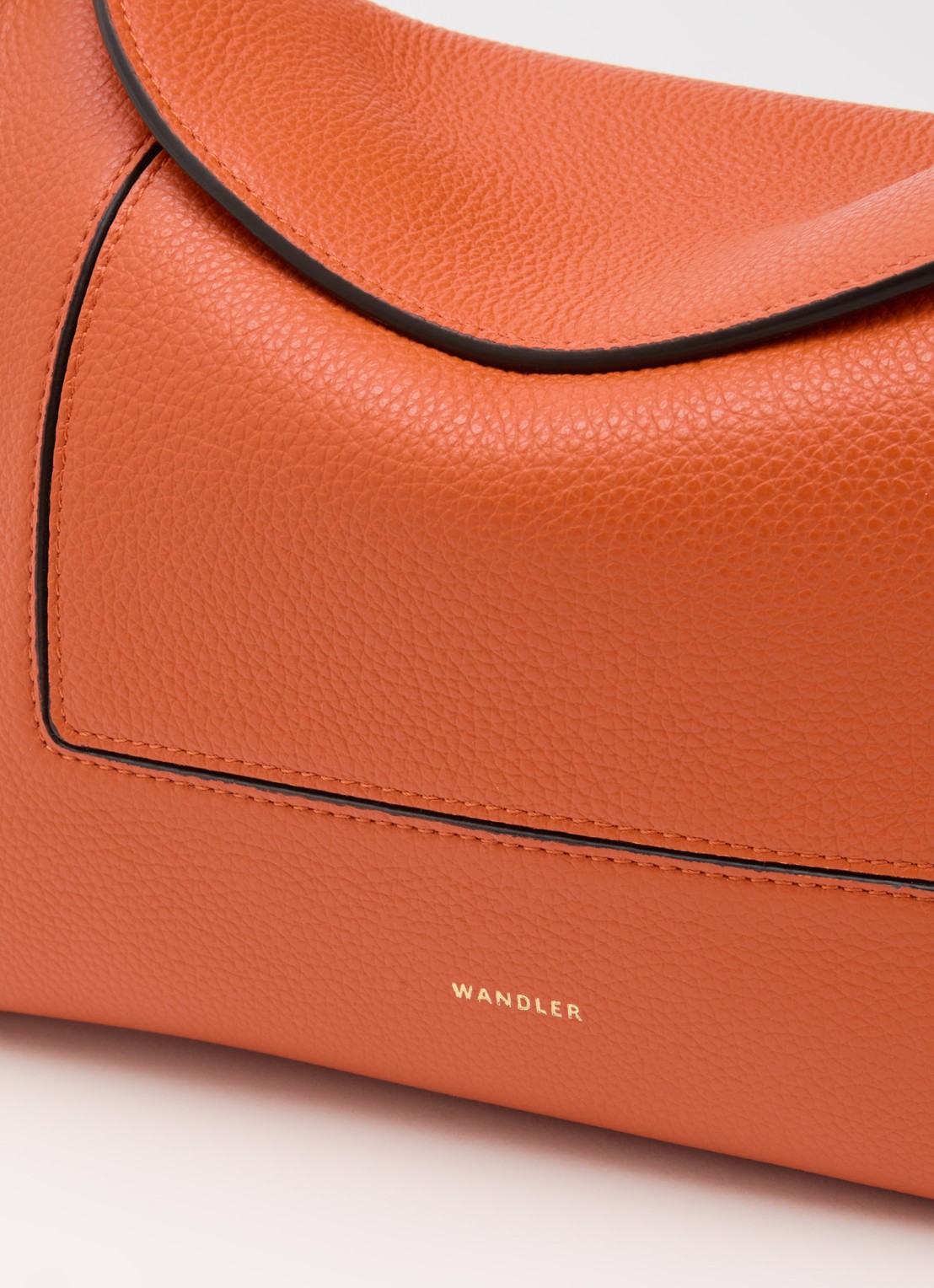 Wandler Penelope Slouch schoudertas van kalfsleer - detail 3 oranje