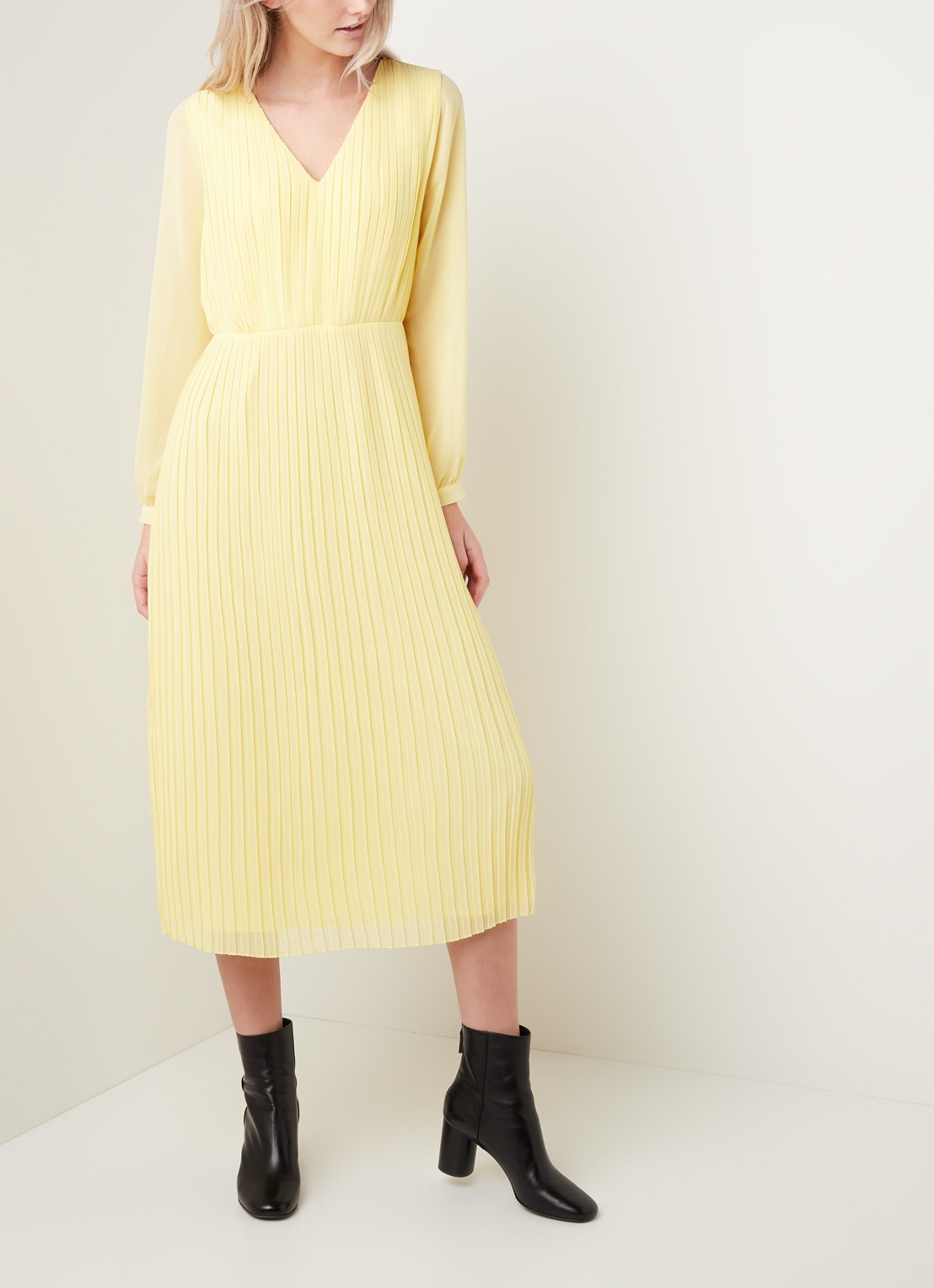 Warehouse Midi jurk met V-hals en plissé  - voorkant 3 geel