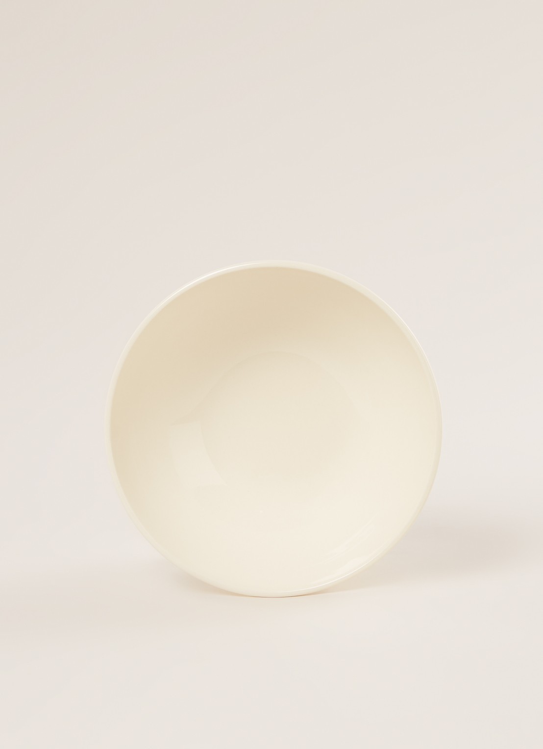 Wedgwood Edme kom 18 cm  - voorkant 3 gebroken wit
