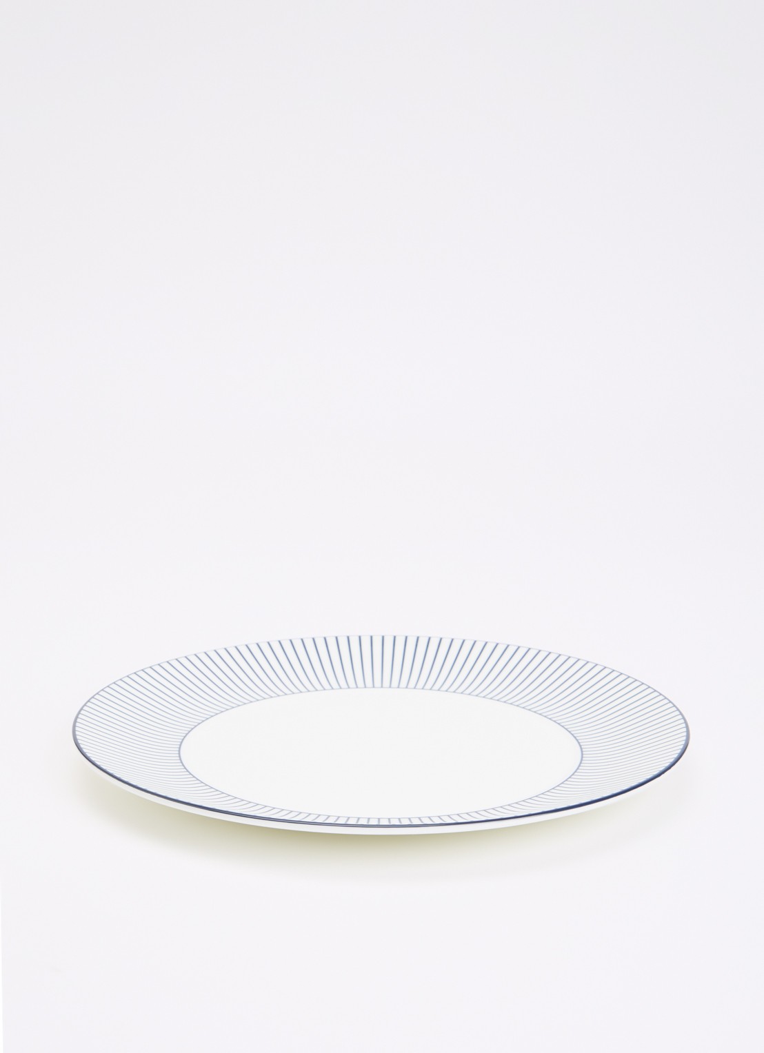 Wedgwood Gio dinerbord 24 cm - voorkant 4 blauw
