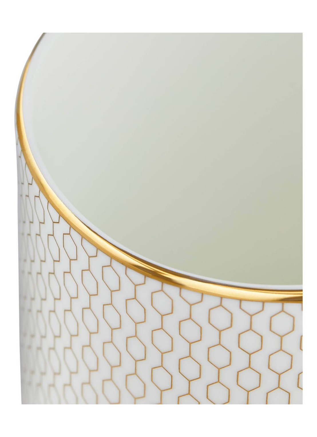 Wedgwood Gio Gold kopje 34 cl - voorkant 4 gebroken wit
