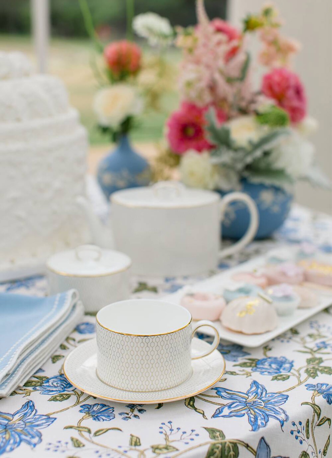 Wedgwood Gio Gold kopje met schotel 18 cl - voorkant 5 gebroken wit