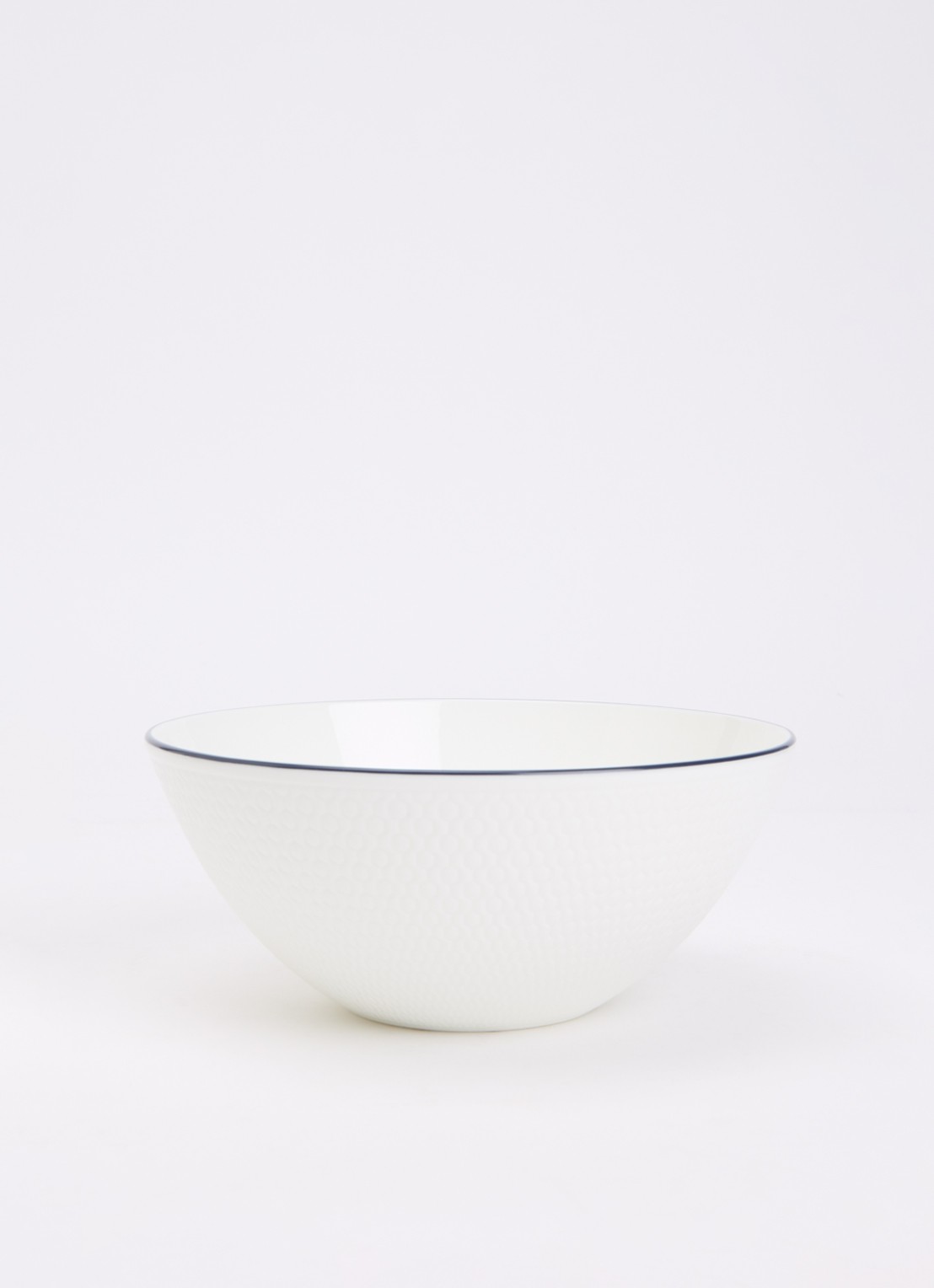 Wedgwood Gio kom 16 cm - voorkant 2 gebroken wit