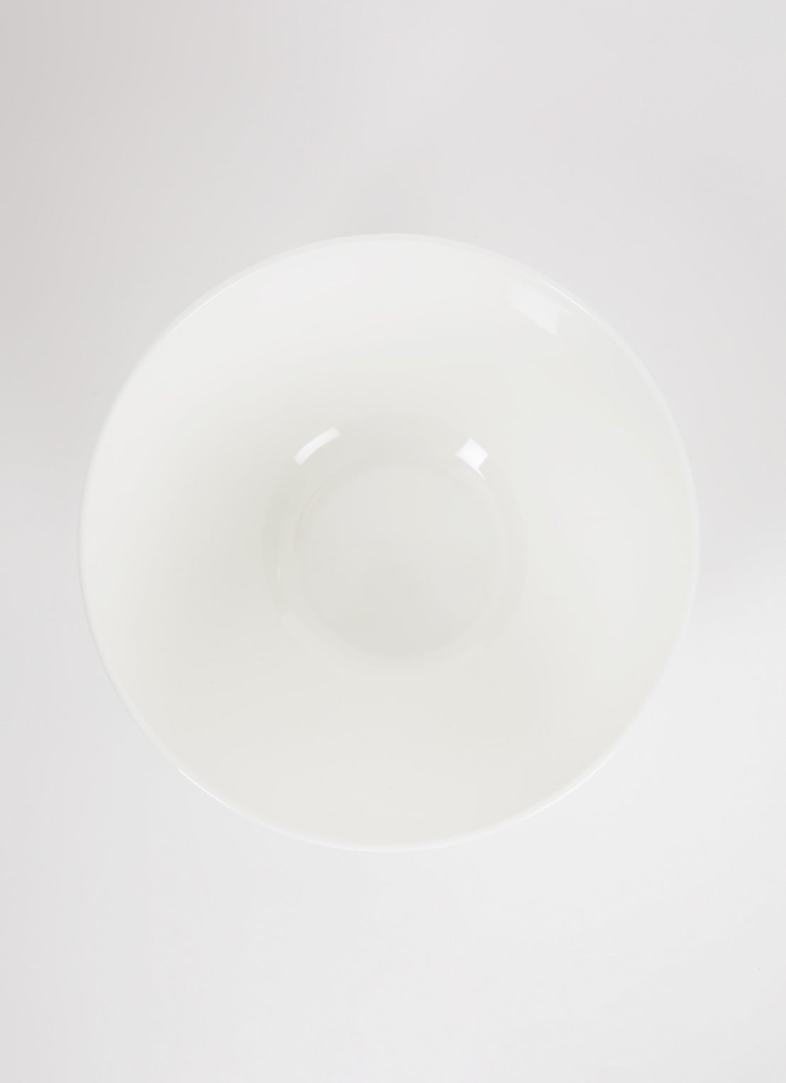 Wedgwood Gio kom 18 cm  - voorkant 2 wit
