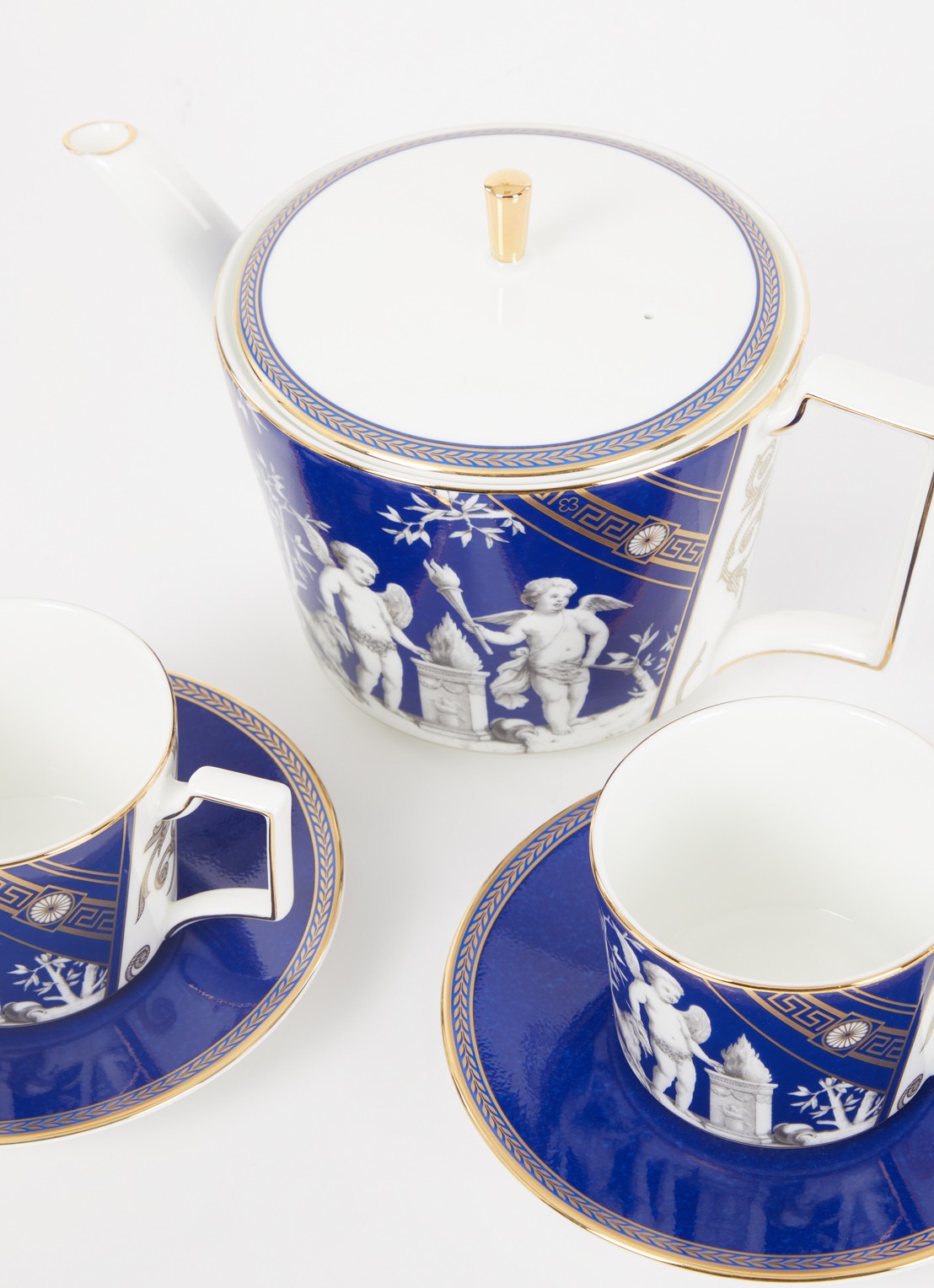 Wedgwood Renaissance Gold theeset 3-delig in geschenkdoos - voorkant 2 donkerblauw