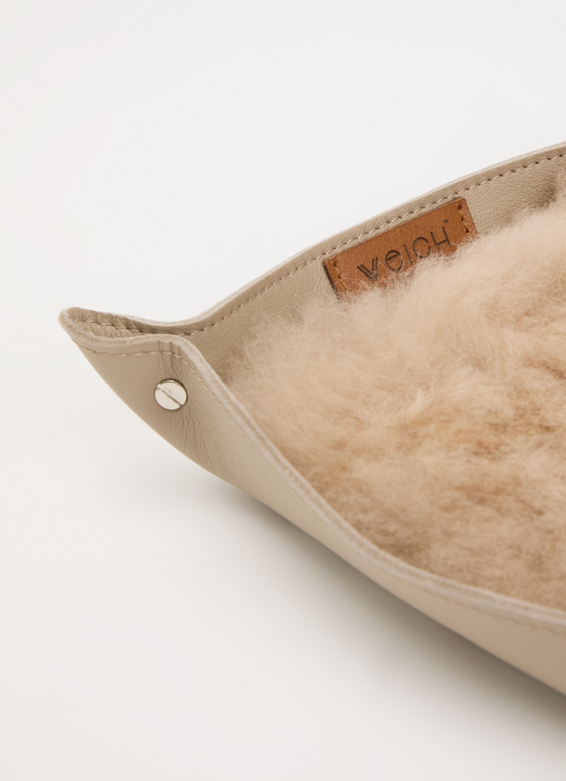 WEICH Todo Catchall opbergschaal van alpaca vacht 20 cm - voorkant 2 donkerbeige