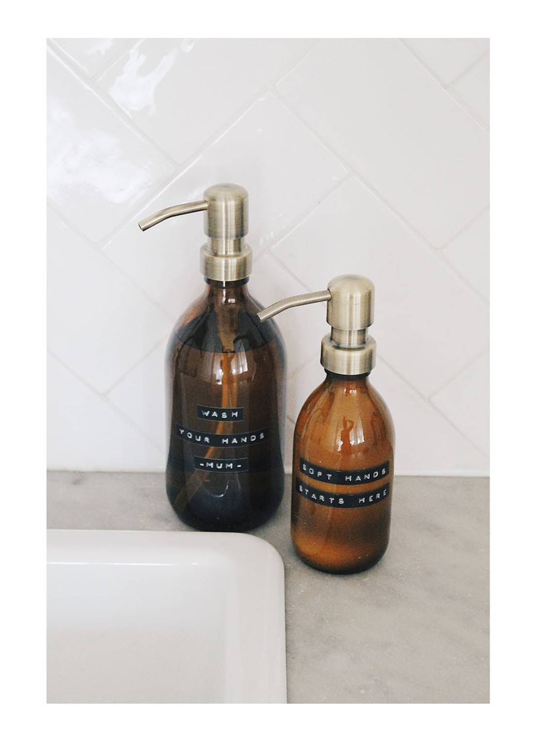 Wellmark Wash Your Hands Mum - handzeep 500 ml  - voorkant 2 camel