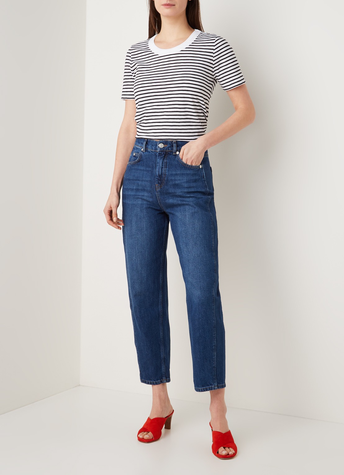 Whistles Barrel high waist cropped tapered jeans met medium washing - voorkant 5 indigo