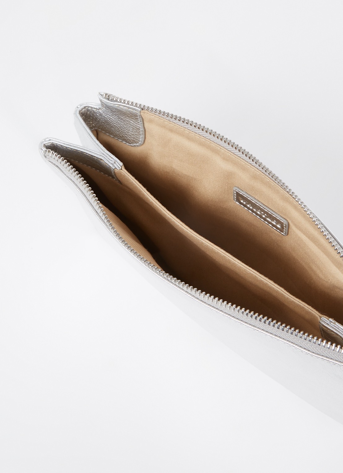 Whistles Clutch van leer met metallic finish  - detail 3 zilver