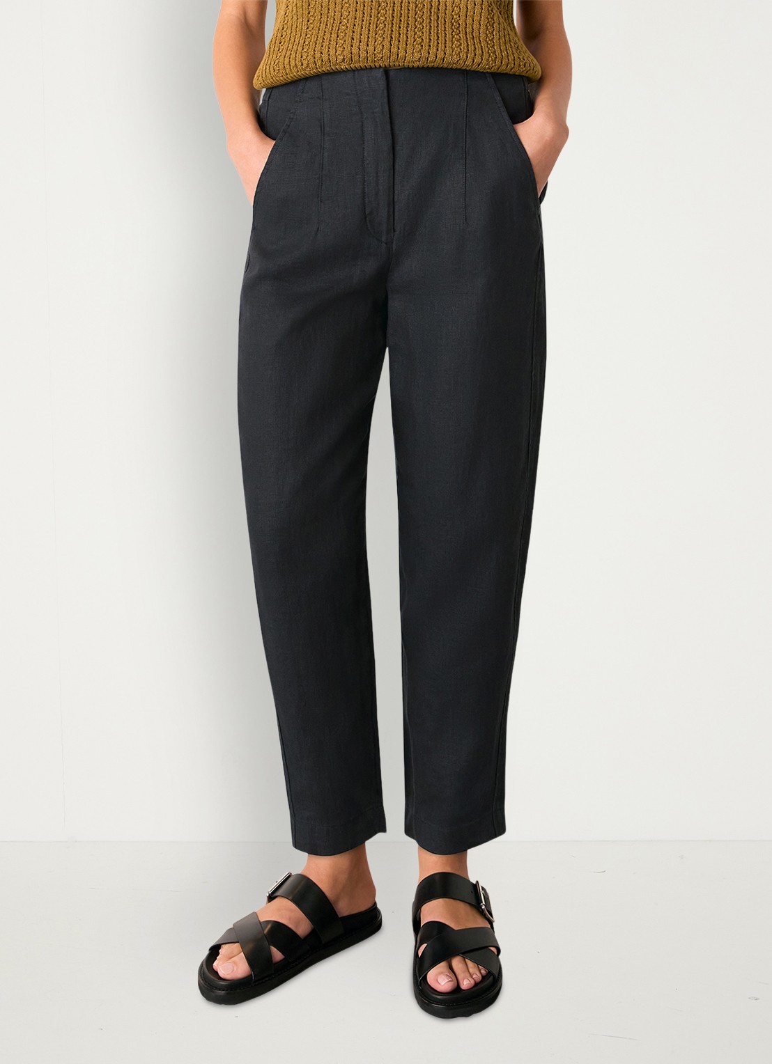 Whistles High waist tapered fit broek van linnen met steekzakken - detail 3 zwart