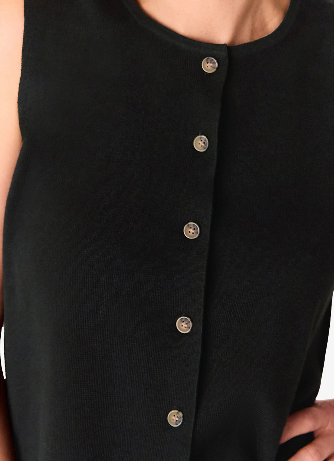 Whistles Lucy fijngebreid gilet met stretch - detail 3 zwart