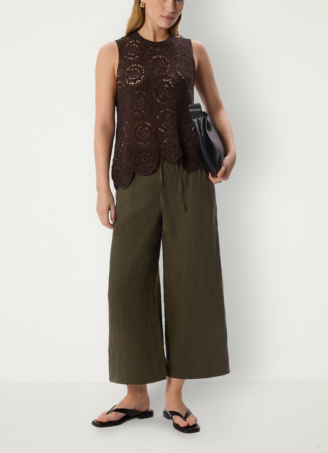 Whistles Mid waist cropped loose fit broek van linnen  - voorkant 4 bronsgroen