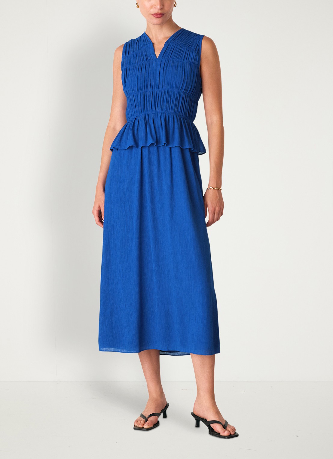 Whistles Midi jurk met smockwerk en volant - voorkant 3 kobaltblauw
