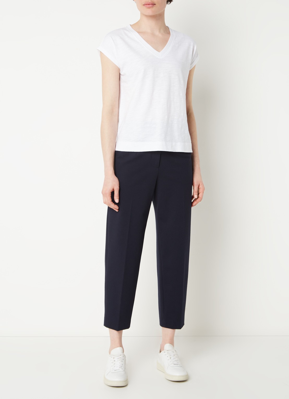 Whistles Willa T-shirt van  katoen met V-hals - voorkant 2 wit