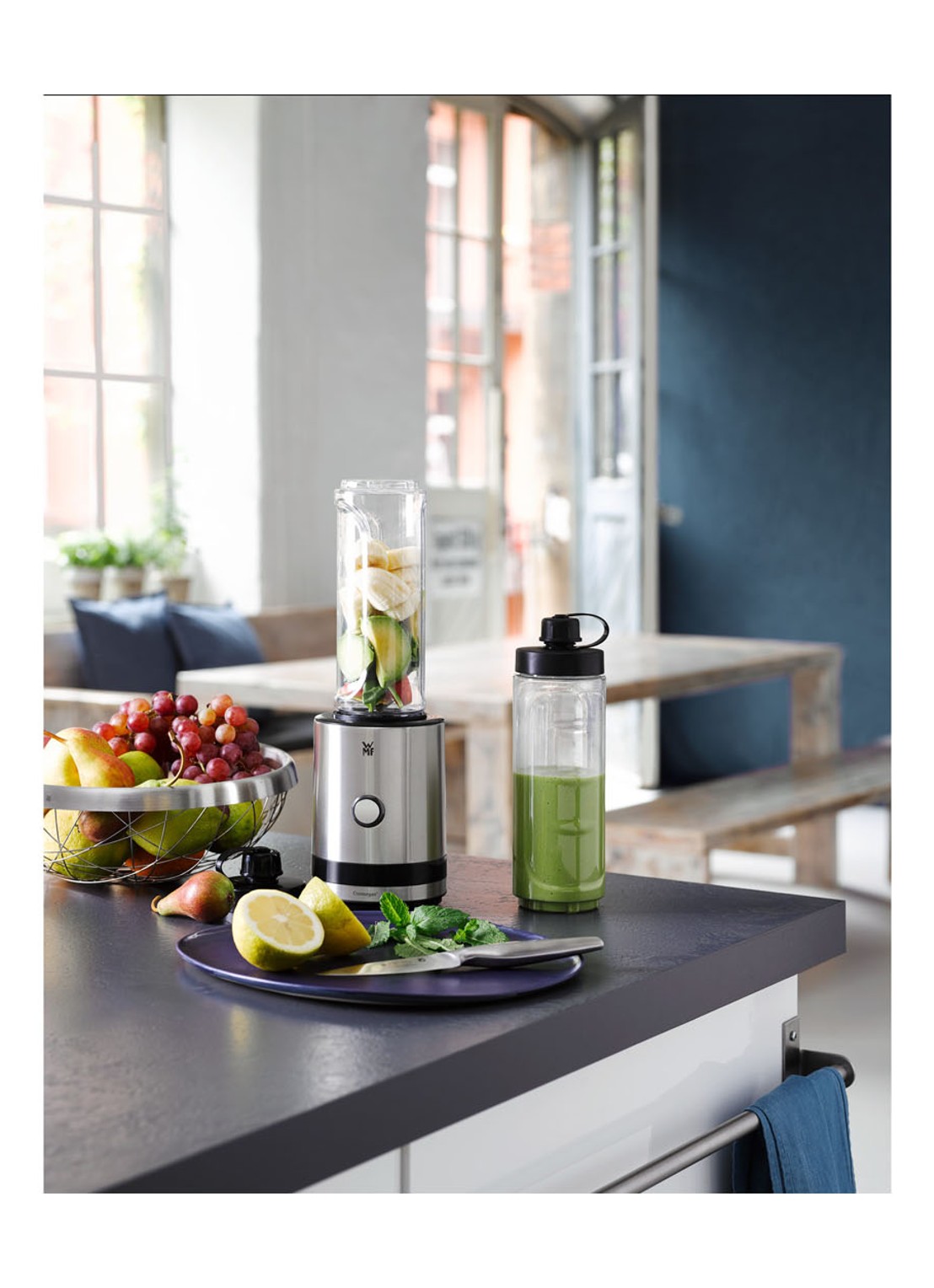 WMF KITCHENmini Smoothie To Go blender 0,6 liter - voorkant 2 zilver