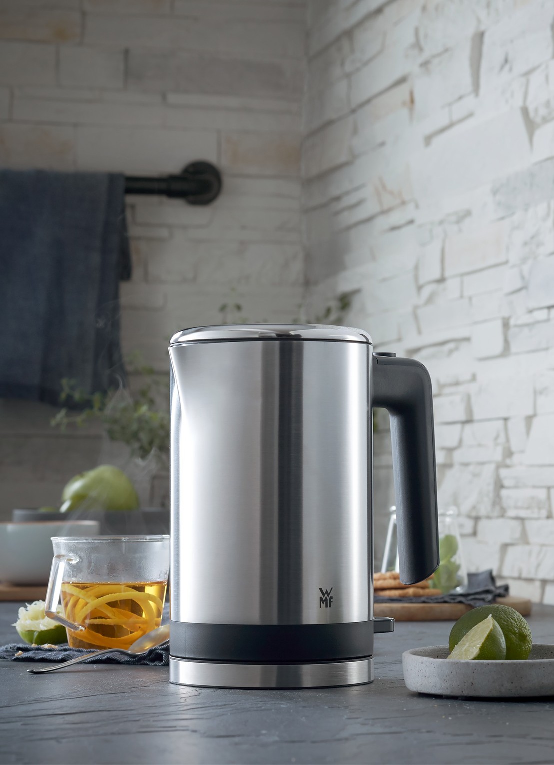 WMF KITCHENminis waterkoker 0,8 liter - voorkant 2 roestvrijstaal