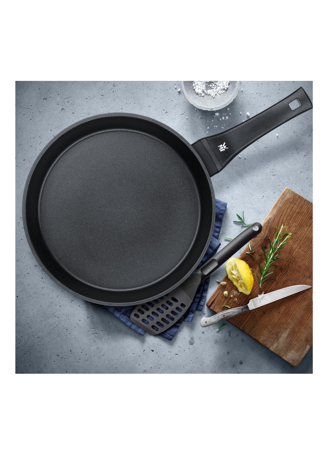 WMF PermaDur Premium koekenpan 28 cm - detail 3 zwart