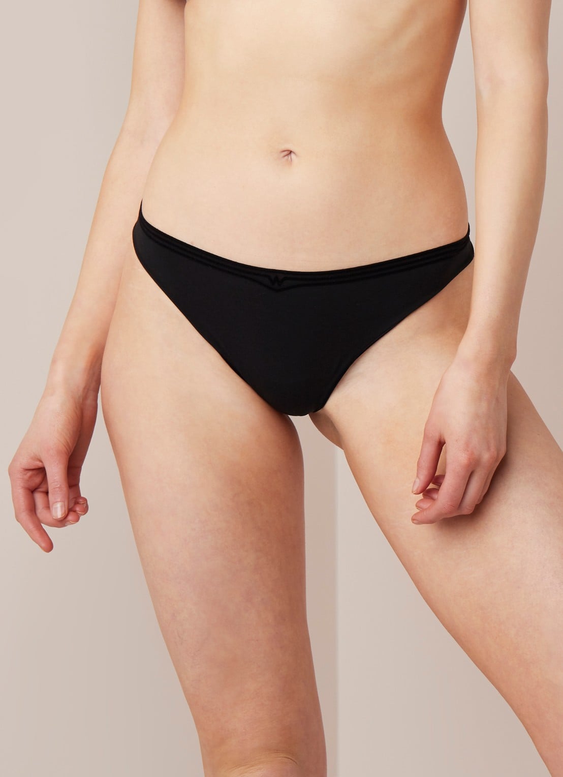 Wolford 3W string - detail 2 diepzwart