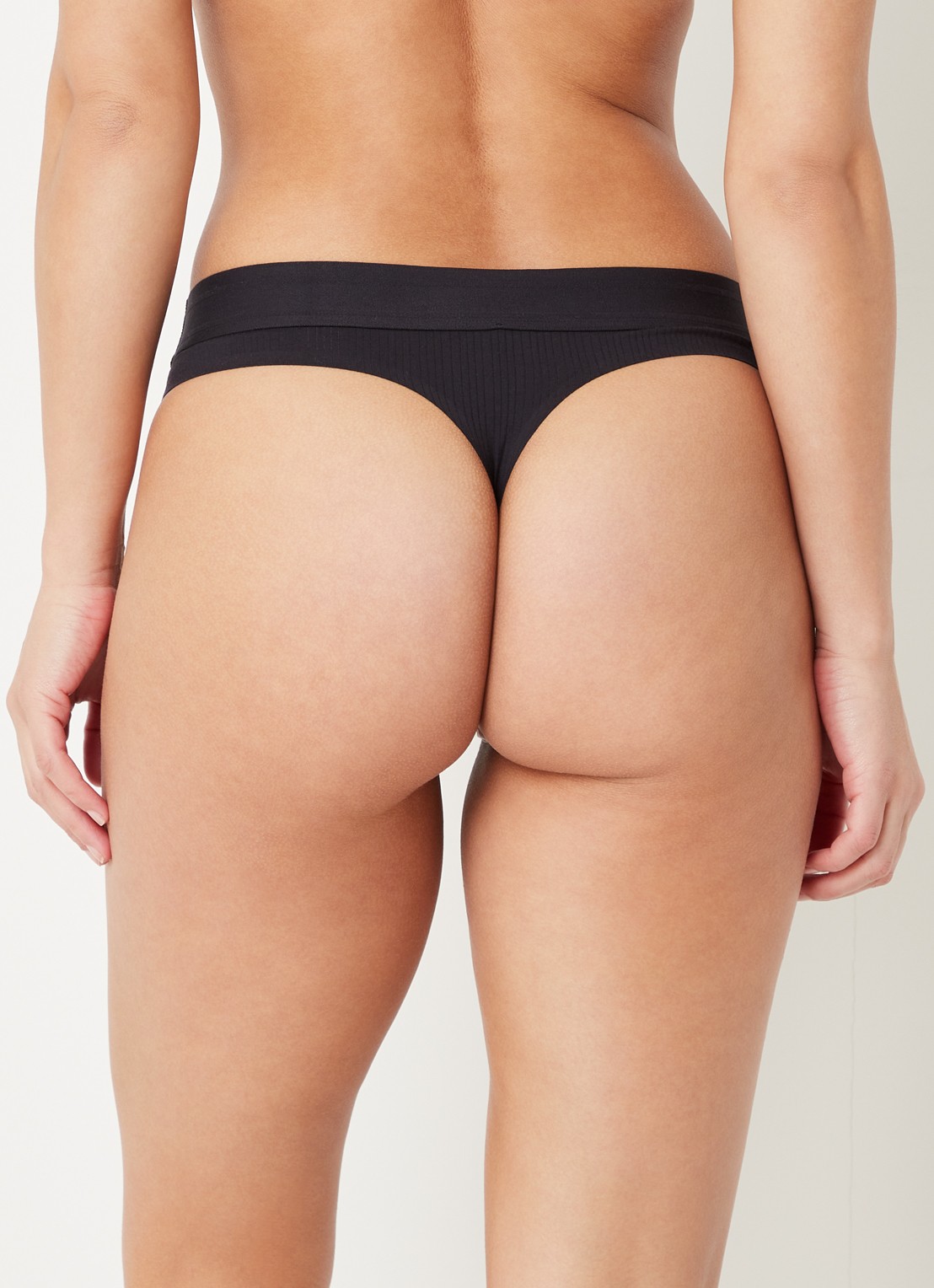 Wolford Beauty Cotton string - achterkant zwart