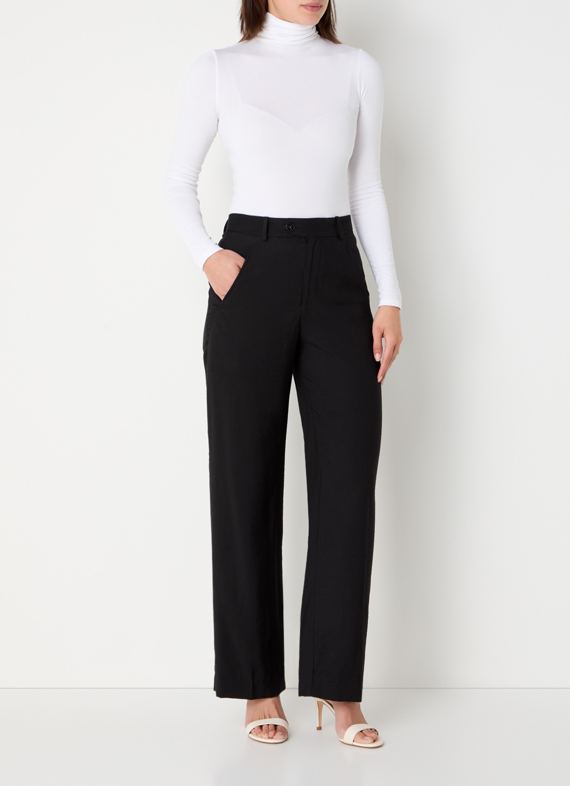 Wolford Colorado stringbody met col - voorkant 4 wit